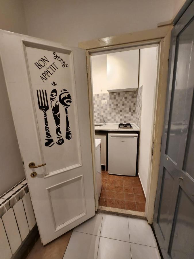 Monolocale Suite Con Terrazzino Рим Екстер'єр фото